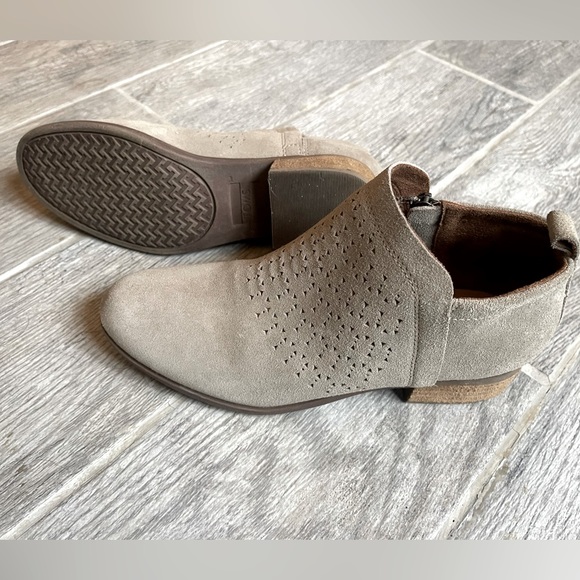 Toms Suede Bootie - Picture 2 of 4